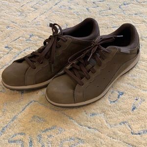 Columbia shoes size 9.5